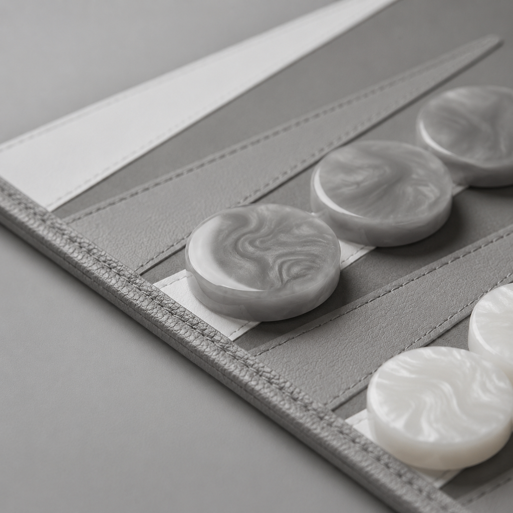 Backgammon Le Voyage gris, détail des pions